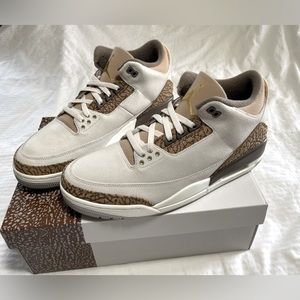 Air Jordan 3 Retro. Lt Orewood Brown/ Metallic Gold